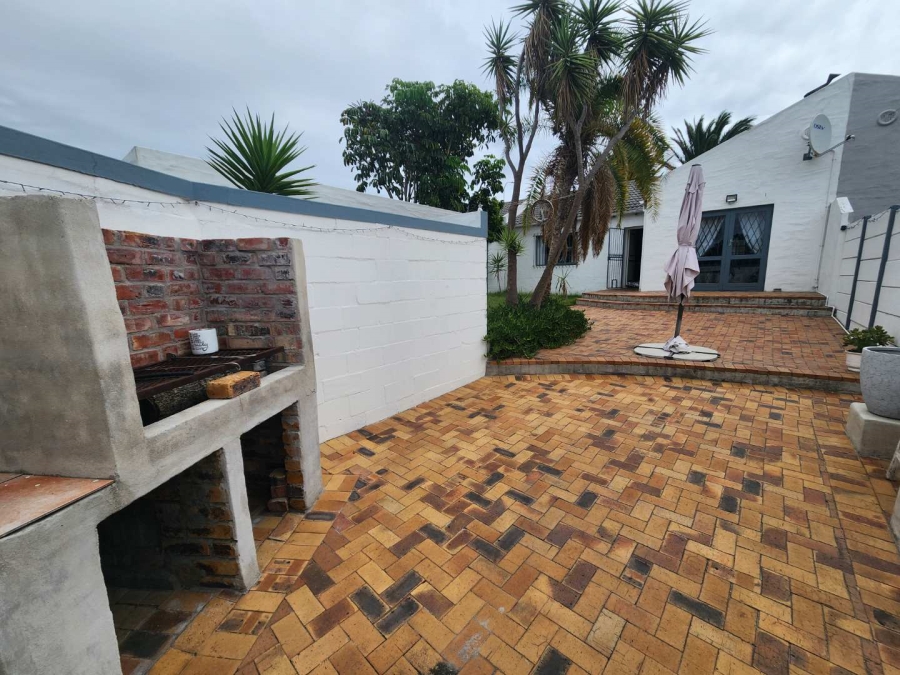 2 Bedroom Property for Sale in Edgemead Western Cape